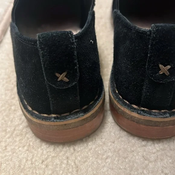 UGG Camellia Black Suede Booties Size 7.5 - Picture 4 of 6